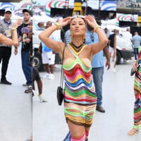 Rainha da Vila, Sabrina Sato usa vestido multicolorido para apuração do Carnaval do Rio. Veja fotos!