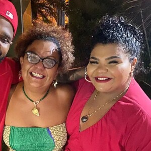 Segundo o jornal Extra, a exposição do namoro de Babi causou um climão na família de Arlindo Cruz