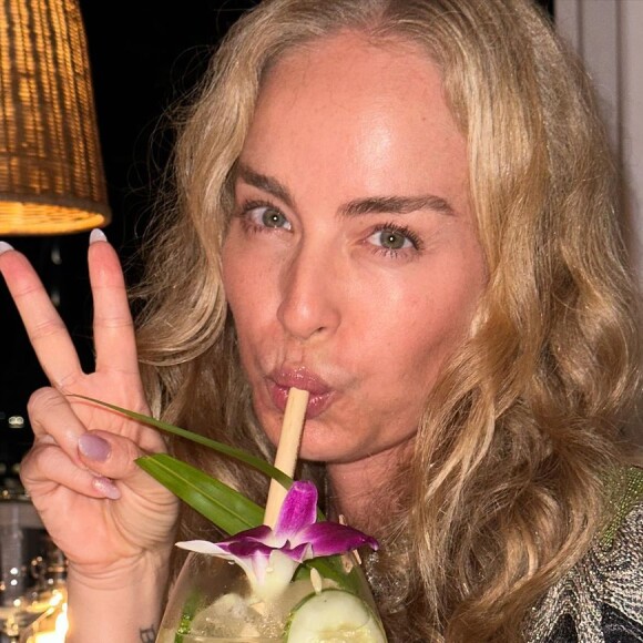 Angélica compartilhou fotos de seu Carnaval nas redes sociais