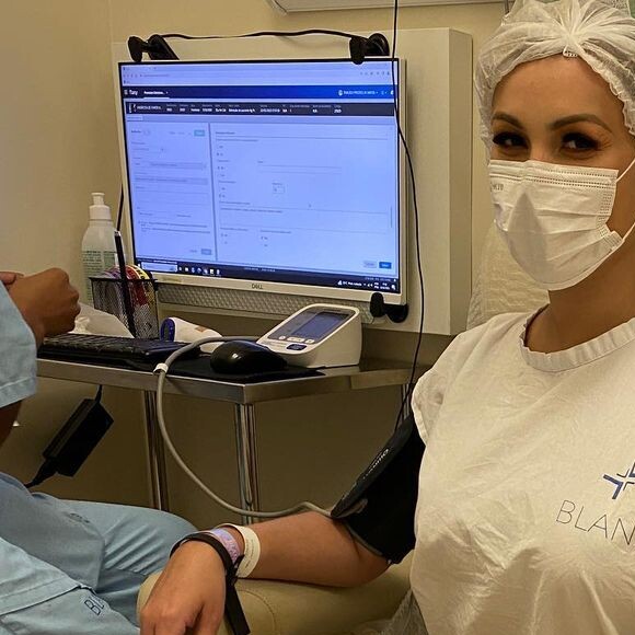 Andressa Urach passou por uma cirurgia plástica recentemente