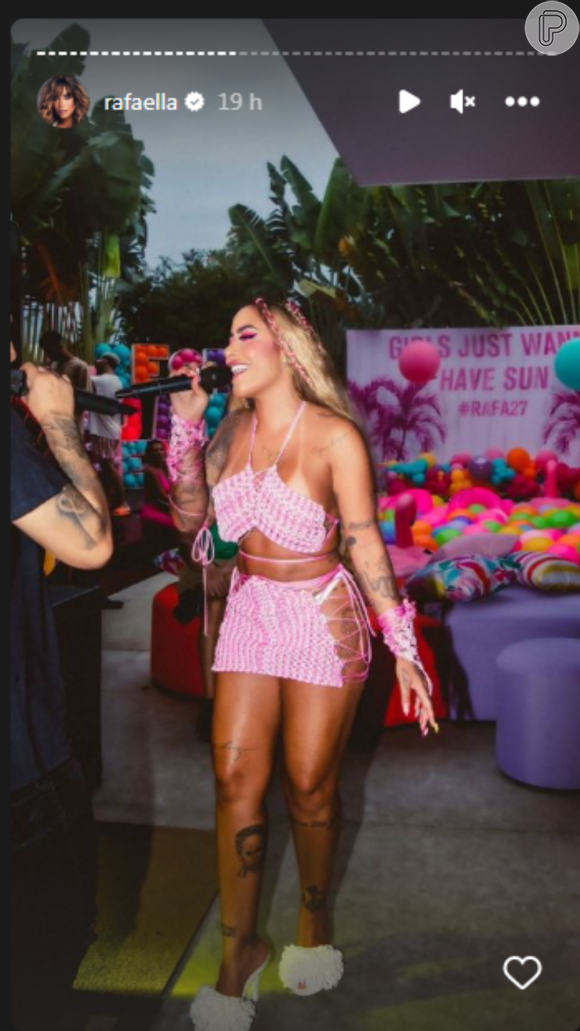 Rafaella Santos elegeu um look rosa de crochê para sua festa de aniversário