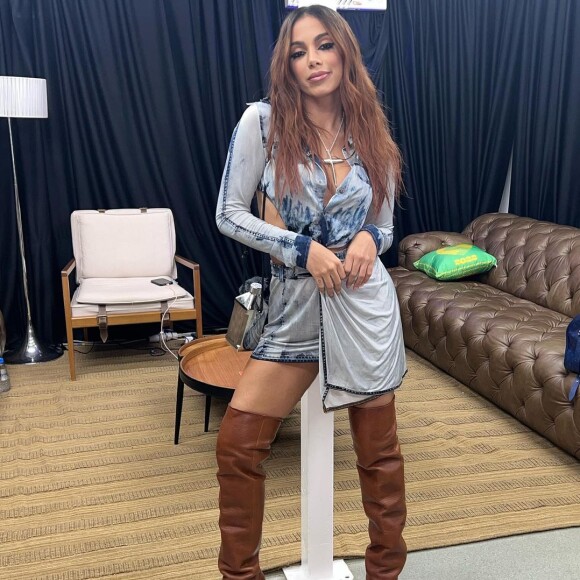 Prestes a completar 30 anos, Anitta detalhou os preparativos para a comemoração