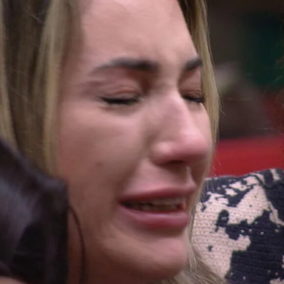 Amanda chorou após eliminação de MC Guimê e Cara de Sapato do 'BBB 23'