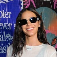 Ícone fashion, Bruna Marquezine rouba a cena com look de R$ 18 mil no segundo dia do Lollapalooza