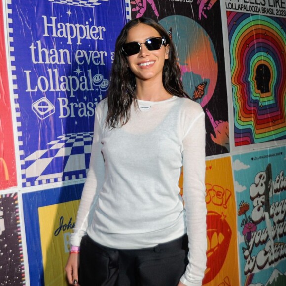 Bruna Marquezine curte Lollapalooza com look de R$ 18 mil
