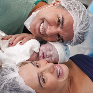 Claudia Raia deu à luz no dia 11 de fevereiro seu 1º filho com Jarbas Homem de Mello