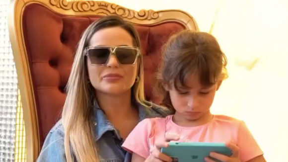 Deolane Bezerra revelou, nesta segunda-feira (27), que a filha de 6 anos, Valentina, foi submetida a um procedimento