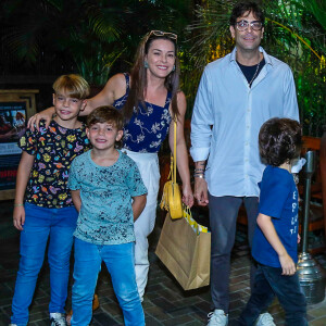 Regiane Alves curtiu aniversário de Vanessa Giácomo acompanhada da família