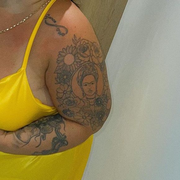 Thais Carla busca empoderar outras mulheres e combater a gordofobia através de suas redes sociais