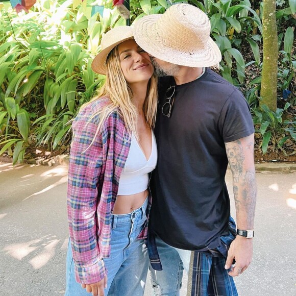 Giovanna Ewbank compartilha rotina da família nas redes sociais