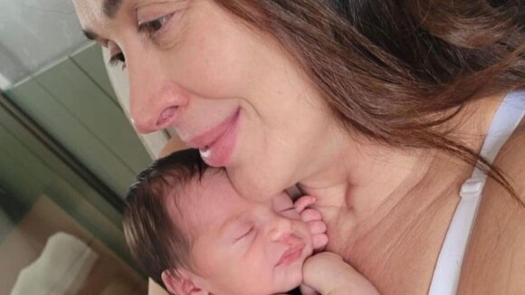 Claudia Raia posta vídeo fofo com o filho e comentário chama atenção: 'Parece avó'