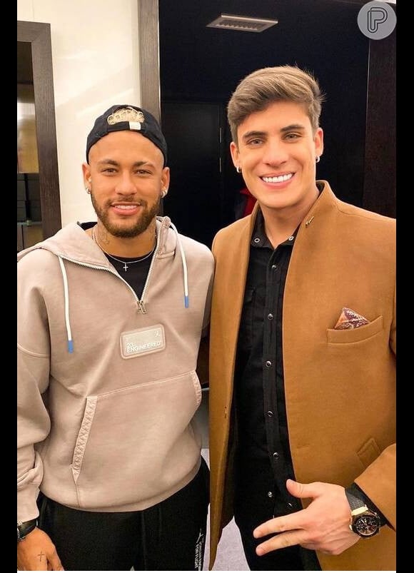 Neymar já teve um relacionamento cordial com Tiago Ramos, mas agora não aprova mais o romance da mãe