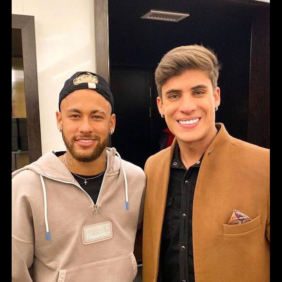 Neymar já teve um relacionamento cordial com Tiago Ramos, mas agora não aprova mais o romance da mãe