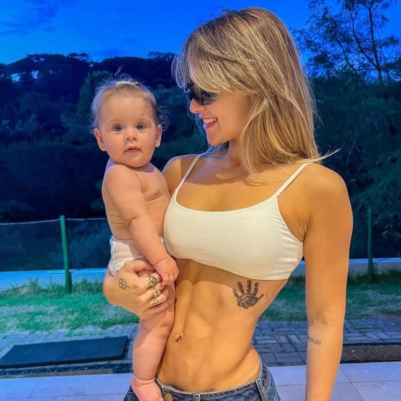 Virgínia Fonseca fez tatuagem nova na costela em homenagem à filha mais nova