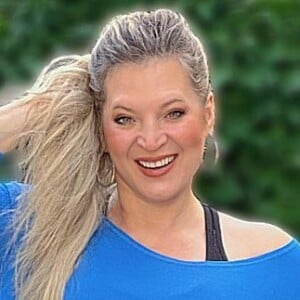 Joice Hasselmann foi acusada de utilizar Photoshop ao exibir uma cinturinha muito fina em uma foto recente