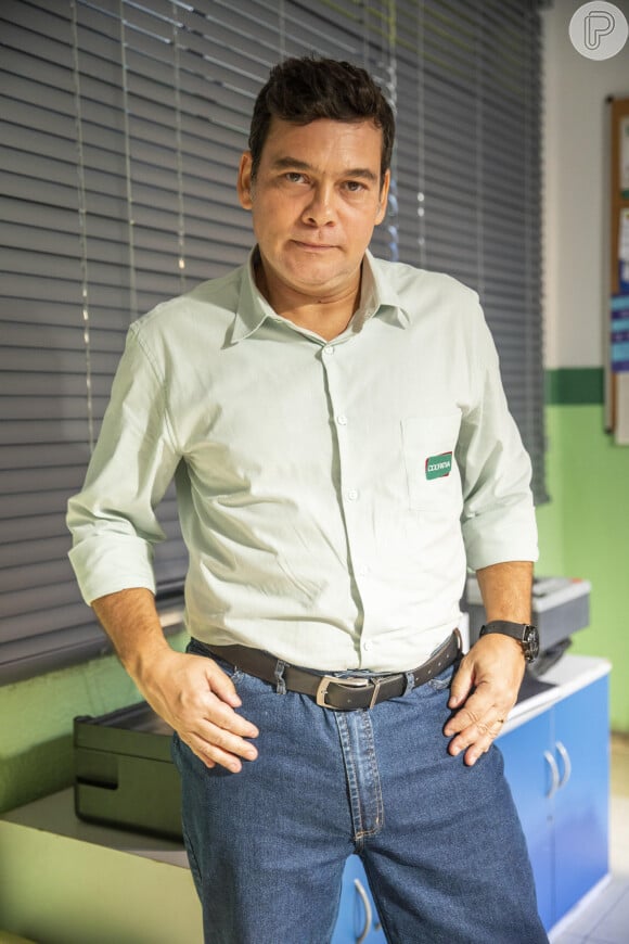 Tadeu Junqueira (Claudio Gabriel) é o presidente da cooperativa que pela amizade com Antônio (Tony Ramos) sempre vai lhe oferecer. Vai ter um caso com Anely (Tata Werneck), na novela 'Terra e Paixão'
