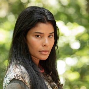 Iraê Guató (Suyane Moreira) é a filha de Jurecê (Daniel Munduruku), tem um bom coração e alto conhecimento de ervas. Por outro lado, os fazendeiros metem medo na jovem, na novela 'Terra e Paixão'