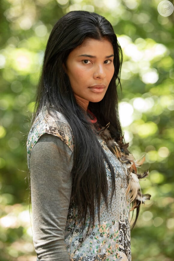 Iraê Guató (Suyane Moreira) é a filha de Jurecê (Daniel Munduruku), tem um bom coração e alto conhecimento de ervas. Por outro lado, os fazendeiros metem medo na jovem, na novela 'Terra e Paixão'