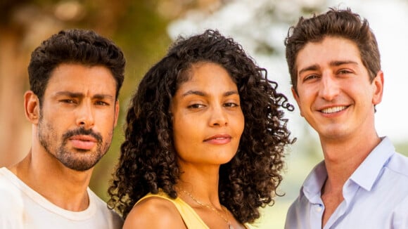 Foto: Na novela 'Terra e Paixão', Enzo Veiga (Rafael Gualandi) é o  funcionário do TI da cooperativa, especializado em informática, e fiel  escudeiro de Lucinda (Débora Falabella) - Purepeople