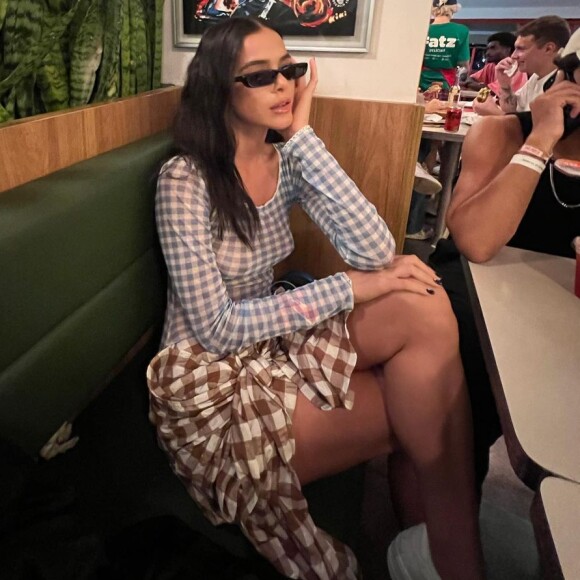 Bruna Marquezine abriu álbum fashionista