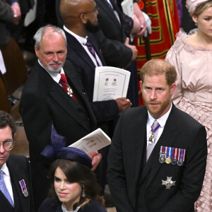 Harry foi esnobado pela família real durante sua permanência na coroação