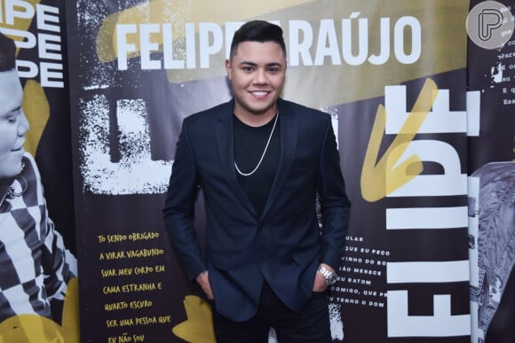 Felipe Araújo cantou o hit 'De Quem é a Culpa' para homenagear Marília Mendonça