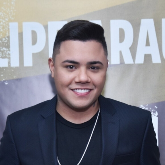 Felipe Araújo cantou o hit 'De Quem é a Culpa' para homenagear Marília Mendonça