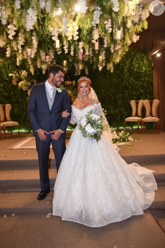 Casamento de Mirela Janis e Yugnir Ângelo reuniu famosos