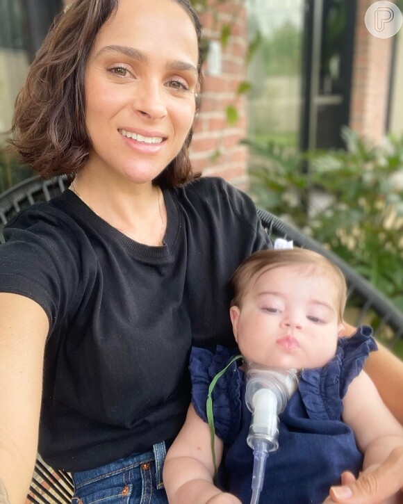 Letícia Cazarré acompanha de perto o estado de saúde da filha caçula