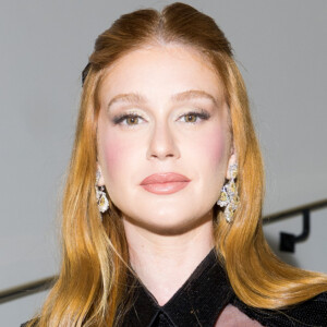 Marina Ruy Barbosa causou polêmica por deixar seios à mostra em look com transparência