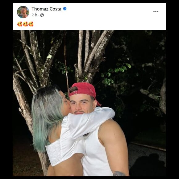 Foto de Thomaz Costa e Tati Zaqui foi publicada no Facebook do ator