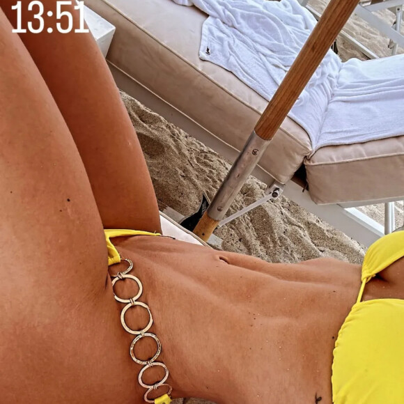 Virgínia Fonseca aproveitou dia de praia e mostrou abdômen trincado