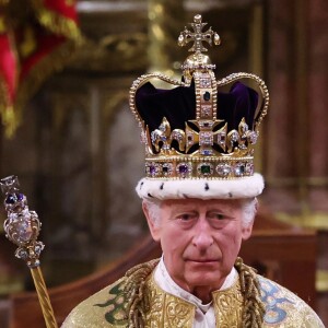 Rei Charles III assumiu o trono britânico em maio de 2023 após 8 meses da morte da mãe, a Rainha Elizabeth II