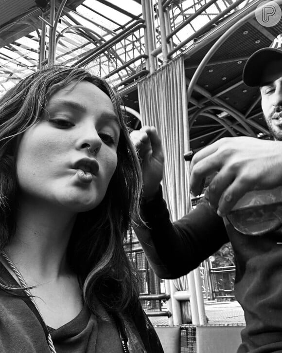 Larissa Manoela interpreta Penélope no filme 'Traição Entre Amigas' e personagem da atriz usa um piercing no nariz