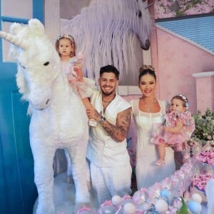 Zé Felipe optou por look branco para festa de 2 anos da filha Maria Alice