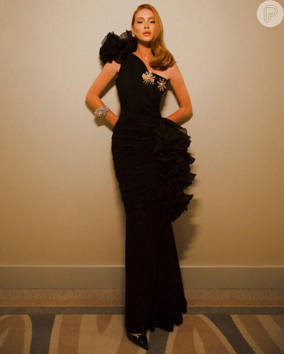 Em Cannes 2023, Marina Ruy Barbosa também surgiu com peça vintage: esse vestido Madame Pauline Vintage 1988