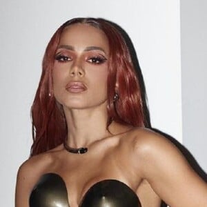 O segredo de skincare de Anitta não está disponível no Brasil