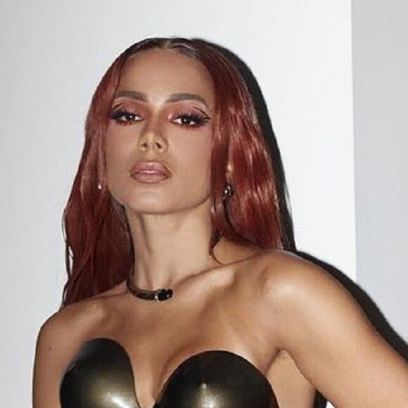 O segredo de skincare de Anitta não está disponível no Brasil