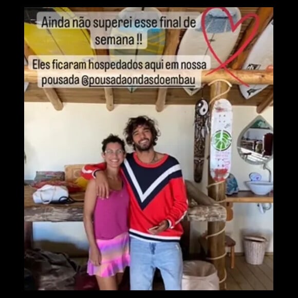 Dona de pousada posta foto com Marlon Teixeira.