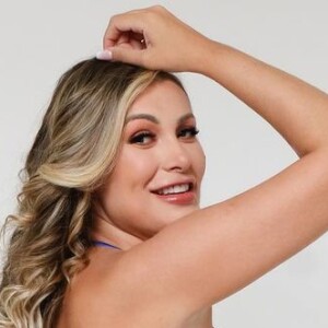 Quando Andressa Urach foi acusada de ter retomado a carreira na prostituição pelo ex-marido, declarou: 'Se eu voltar, eu mesma vou postar'. E, assim, ela o fez
