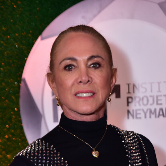 Hortência Marcari no leilão do instituto de Neymar