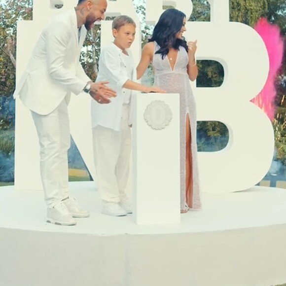 Neymar e Bruna Biancardi descobriram que serão pais de uma menina no Chá Revelação