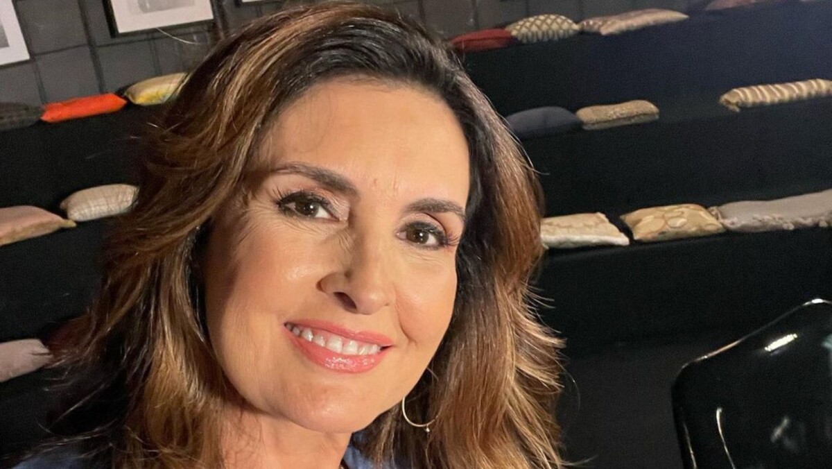 Aos 60 anos, Fátima Bernardes surge de cara lavada e impressiona com beleza  natural sem maquiagem. Veja foto! - Purepeople