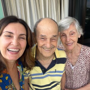 Em uma foto postada no Instagram, Fátima Bernardes dispensou maquiagem e filtros