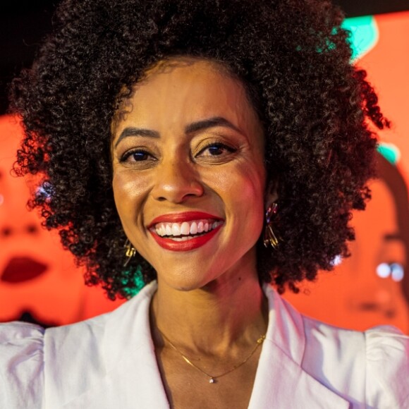 Valéria Almeida foi escolhida pela Globo como nova apresentadora do 'Encontro'.