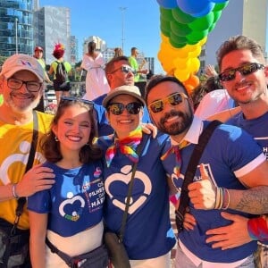 Sandra Annenberg foi com a família até a parada LGBTQIAP+ e foi criticada no Instagram por alguns seguidores.