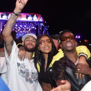 Neymar posou com Ludmilla e Vini Jr. no show de Thiaguinho