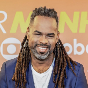 Manoel Soares vai receber todo o salário previsto caso cumprisse seu contrato com a Globo, porém a multa rescisória ficou de fora