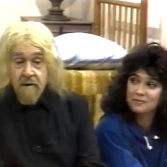 Acredite se quiser, Sandra Annenberg já atuou ao lado (literalmente) de Ronald Golias.