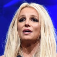 Britney Spears é agredida por segurança ao tentar foto com jogador da NBA e tapa vira caso de polícia